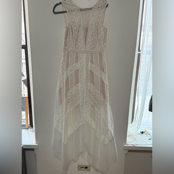 BCBG MAXAZARIA Andi Handkerchief Asymmetrical Lace Tulle Dress Off-White- Size 8 - Picture 7 of 13